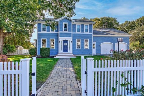 8 Bay Ave, Barrington, RI, 02806-4704 | Card Image