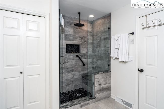 ROBIN-2 - 934 Chetola Lake Drive, Condo with 2 bedrooms, 2 bathrooms and null parking in Blowing Rock NC | Image 22