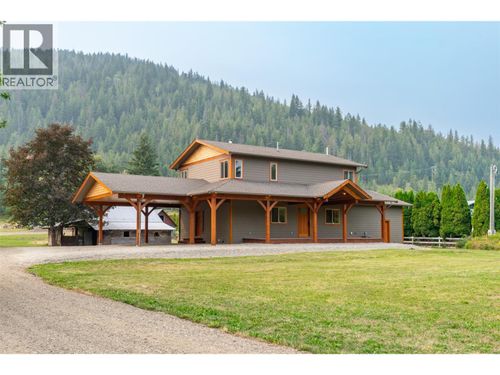 1690 20 Ave Se, Salmon Arm, BC, V1E2M9 | Card Image