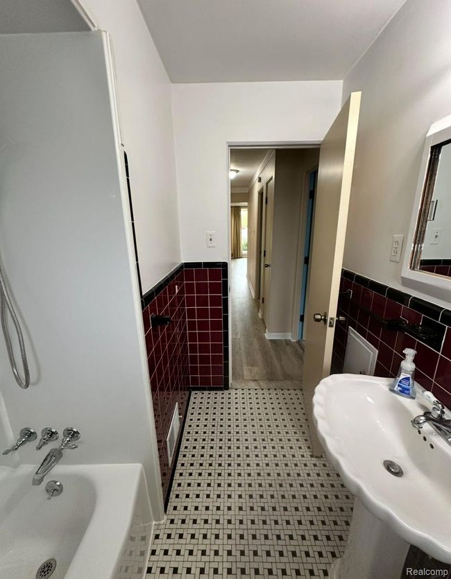 23735 W Chicago, House other with 3 bedrooms, 1 bathrooms and null parking in Redford MI | Image 20