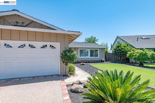 583 Covington Way, Livermore, CA, 94551-1511 | Card Image