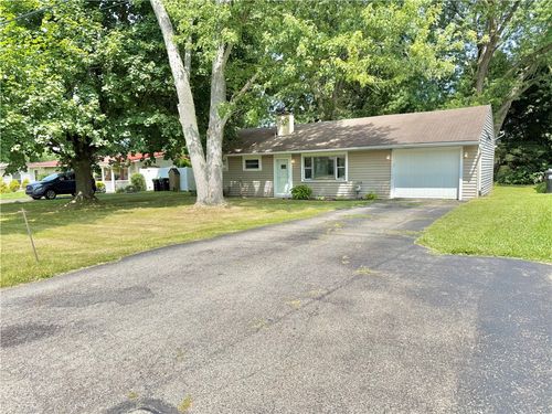 360 Crestwood Dr, New Castle, PA, 16101-9272 | Card Image