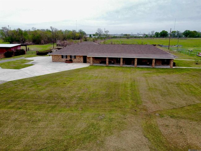 5511 N River Rd, House other with 3 bedrooms, 2 bathrooms and 2 parking in Port Allen LA | Image 16