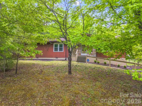 11 Deer Run Dr, Asheville, NC, 28803-3202 | Card Image