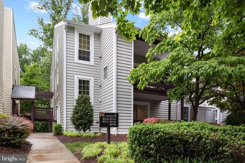 10110-10110 Oakton Terrace Rd, OAKTON, VA, 22124-2925 | Card Image