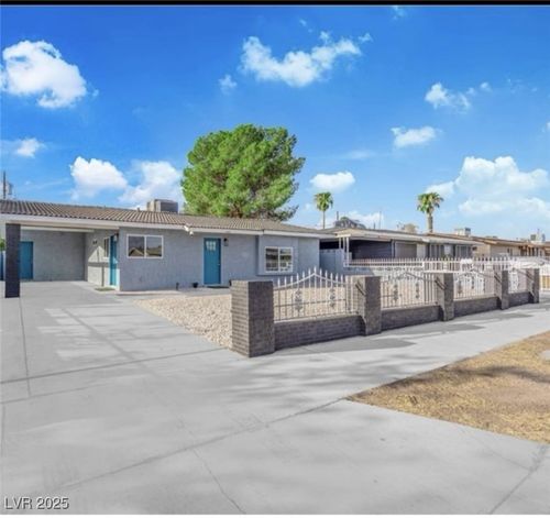 525 Wyatt Ave, Las Vegas, NV, 89106-2745 | Card Image