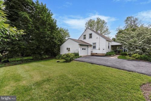 2305 Triebel Rd, Roslyn, PA, 19001-2418 | Card Image