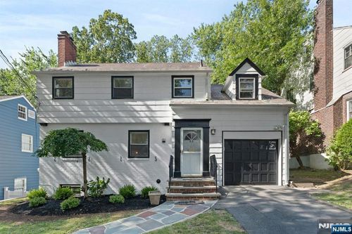 42 Grayson Pl, Teaneck, NJ, 07666-4710 | Card Image