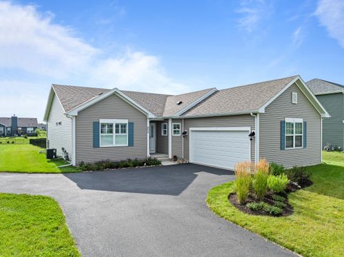 405 Cambridge Dr, Williams Bay, WI, 53191-7878 | Card Image