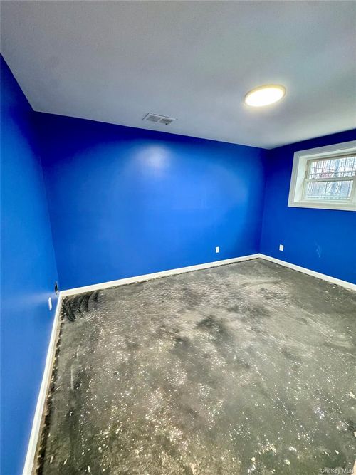 668 Van Siclen Ave, Brooklyn, NY, 11207-7205 | Card Image