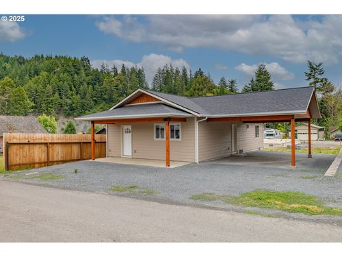 130 E Date St, Powers, OR, 97466-9790 | Card Image