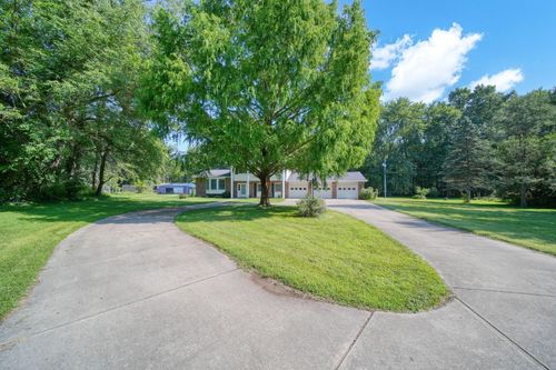 4209 N Dearing Rd, Parma, MI, 49269-9726 | Card Image