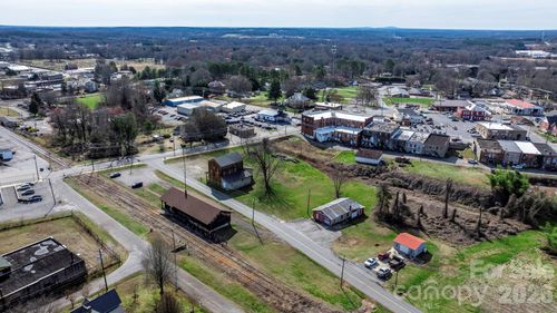 53 2nd Ave N, Taylorsville, NC, 28681-2564 | Card Image