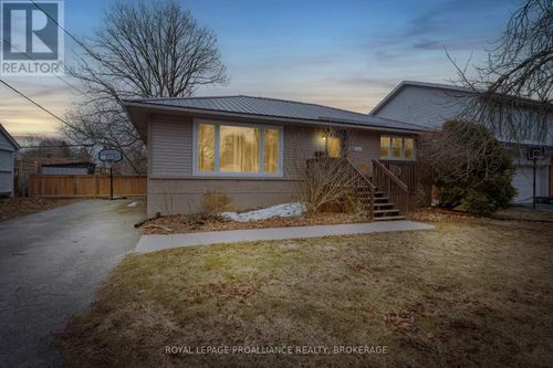 386 Mcewen Dr, Kingston, ON, K7M3W3 | Card Image