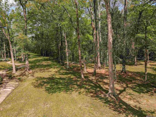 19537 Creek Round Ave, Baton Rouge, LA, 70817-1911 | Card Image