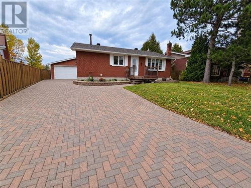 132 Maplewood Cres, Garson, ON, P3L1G9 | Card Image