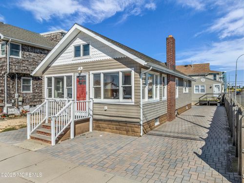 16 Carteret Ave, Seaside Heights, NJ, 08751-1918 | Card Image
