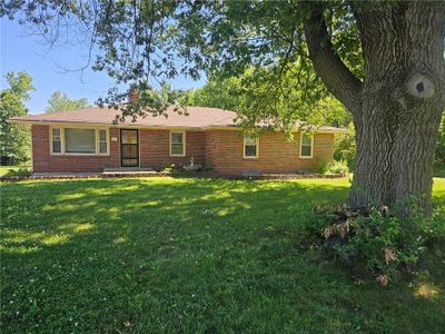 Ranch-style home on 2.5 acre lot. | Image 1