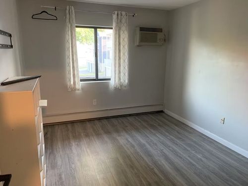 a8-43 Albion St, Melrose, MA, 02176-1856 | Card Image
