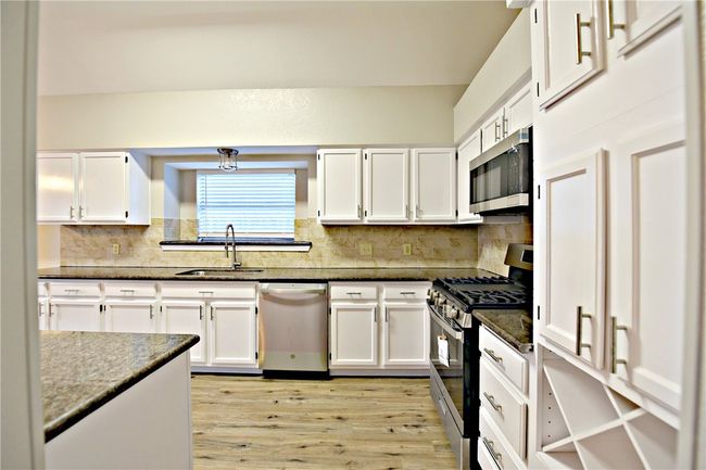 8501 Priest River Dr, House other with 4 bedrooms, 3 bathrooms and 4 parking in Round Rock TX | Image 11