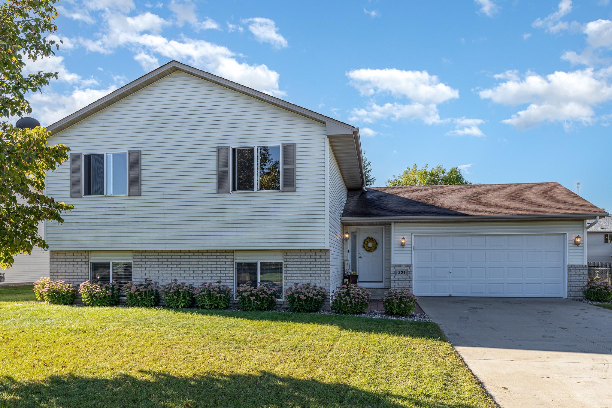 Shea St, Belle Plaine, MN 56011
