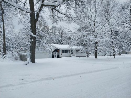 4425 E Laketon Ave, Muskegon, MI, 49442-4745 | Card Image