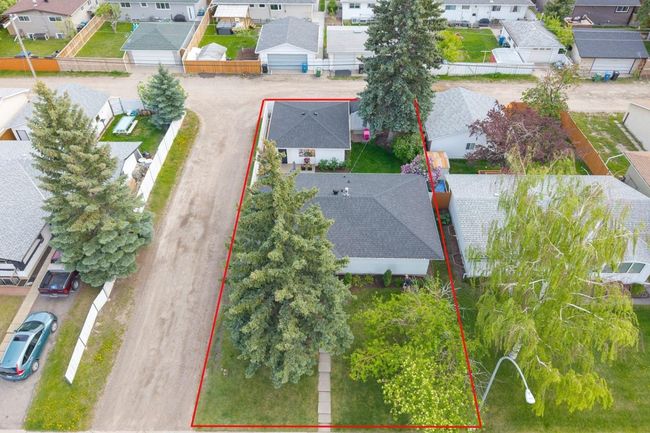 9559 Assiniboine Rd Se, House other with 4 bedrooms, 2 bathrooms and 2 parking in Calgary AB | Image 35