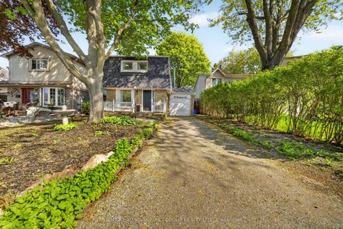 33 Harrison Crt, Whitby, ON, L1N6E2 | Card Image