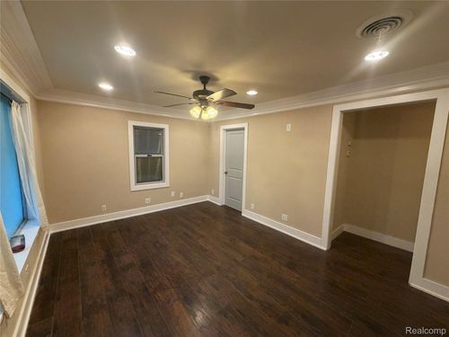 19925 Negaunee, Redford, MI, 48240-1645 | Card Image