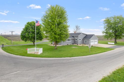 4698 E 17th Rd, Leland, IL, 60531-9783 | Card Image