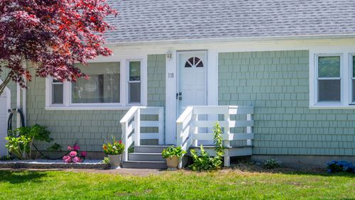 118 Walton Ave, Hyannis, MA, 02601-2751 | Card Image