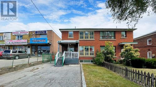 3241 Dufferin Street, Toronto (Yorkdale-Glen Park), ON, M6A2T2 | Card Image