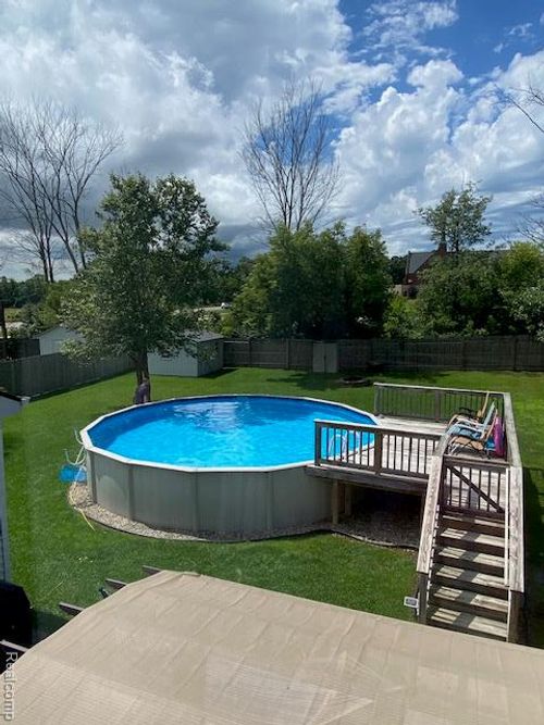 239 Andover Woods Dr, Fenton, MI, 48430-2194 | Card Image