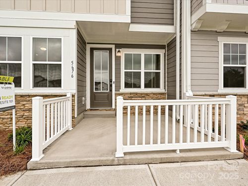 5676 Clear Creek Ln, Charlotte, NC, 28215-0911 | Card Image