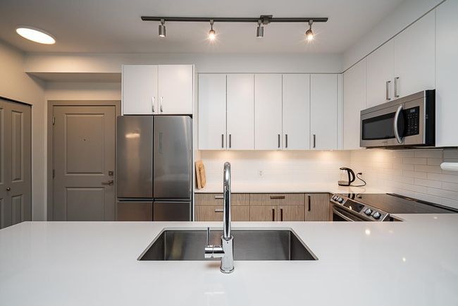 210 - 6968 Royal Oak Ave, Condo with 1 bedrooms, 1 bathrooms and 1 parking in Burnaby BC | Image 13