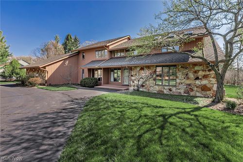 2625 Fairwood Dr, Pepper Pike, OH, 44124-4543 | Card Image