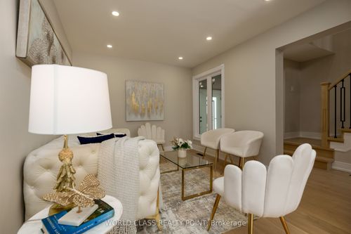 4272 Sawmill Valley Dr, Mississauga, ON, L5L3M9 | Card Image