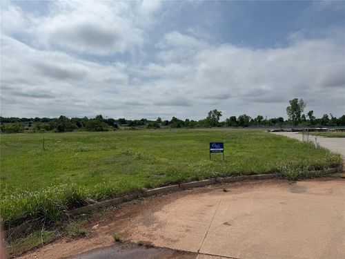3250 Se 30th St, Del City, OK, 73115-1606 | Card Image