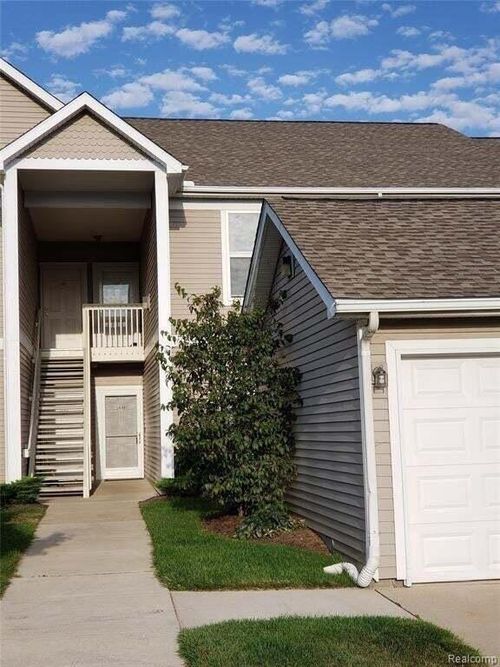 71-1489 Fox Pointe Cir, Ann Arbor, MI, 48108-8940 | Card Image