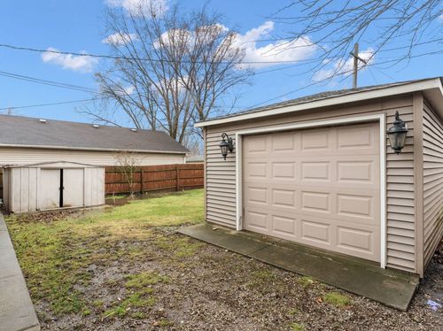 3520 Jackson St, Lansing, IL, 60438-3927 | Card Image