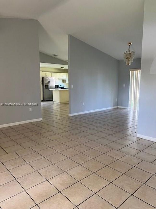15121 Sw 148th Ave, House other with 3 bedrooms, 2 bathrooms and null parking in Miami FL | Image 9