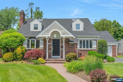 11-17 Fairhaven Pl, Fair Lawn, NJ, 07410-1661 | Card Image