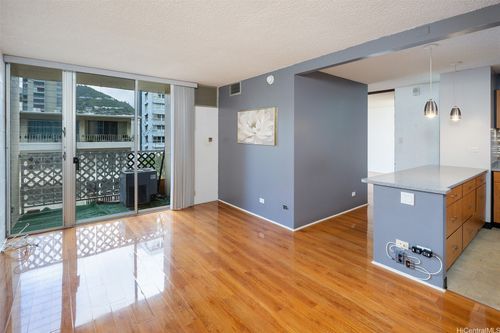 apt-502-1415 Punahou St, Honolulu, HI, 96822-4704 | Card Image