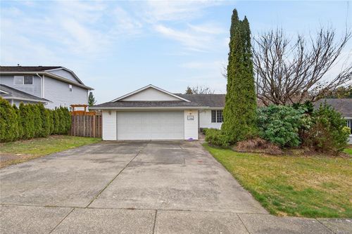 755 Kit Cres, Campbell River, BC, V9H1P6 | Card Image