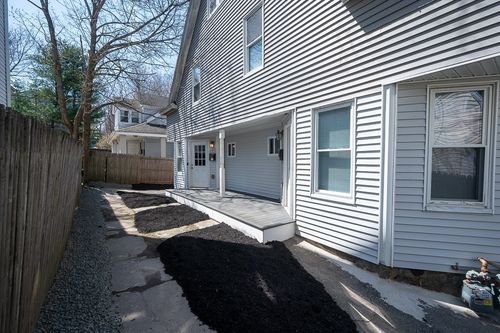 104 1/2 Rodney St, Worcester, MA, 01605-2860 | Card Image