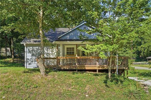 2 Fuller St, Eureka Springs, AR, 72632-8944 | Card Image