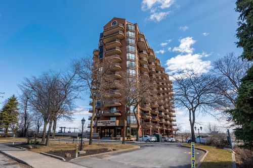 4f-2100 Boul Lévesque E, Laval, QC, H7G4W9 | Card Image