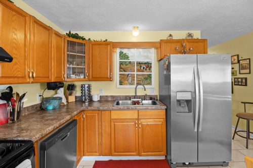 280 Vaughn Cemetery Rd, London, KY, 40741-7924 | Card Image