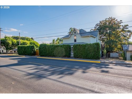 817 N Main St, Brownsville, OR, 97327-2117 | Card Image