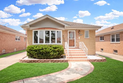 4536 N Opal Ave, Norridge, IL, 60706-4421 | Card Image